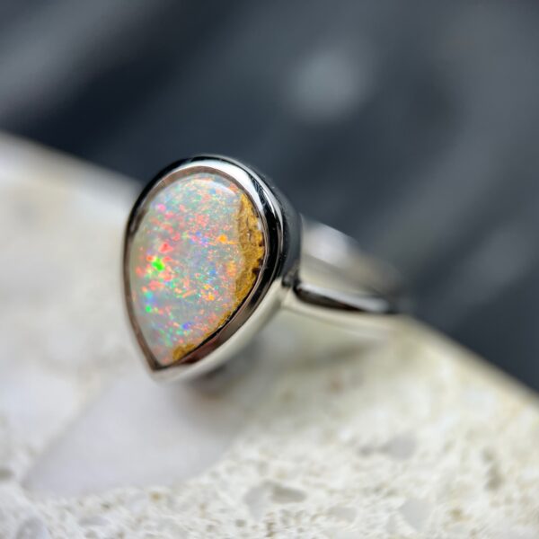 Pipe Opal ring Side View Picture