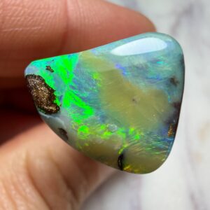 Boulder Opal 'Fang'  8ct